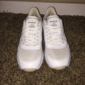 Classic all white Reebok